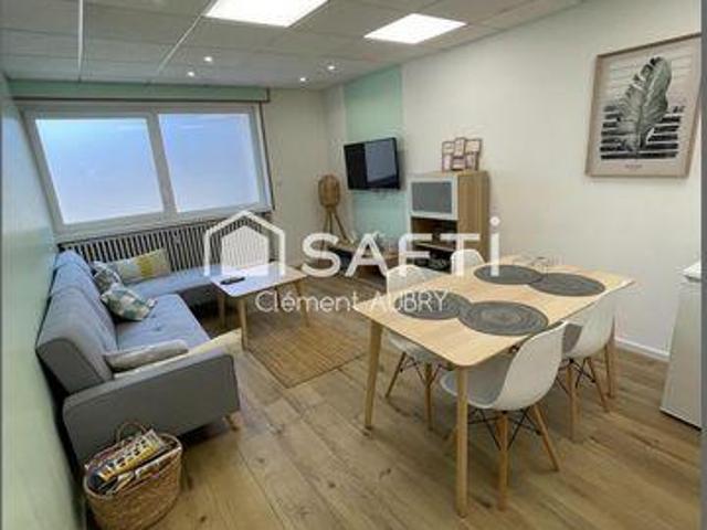 Laval Pays de la Loire 53000 102059148