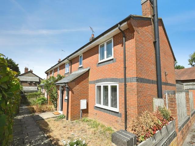 Lavender Terrace, Ewelme. 3 bed terraced house to rent £1,750 pcm £404 pw