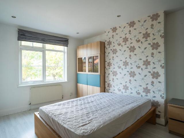 Lavender Avenue, Mitcham CR4, 4 bed maisonette to rent, £2,400 pcm | PrimeLocation