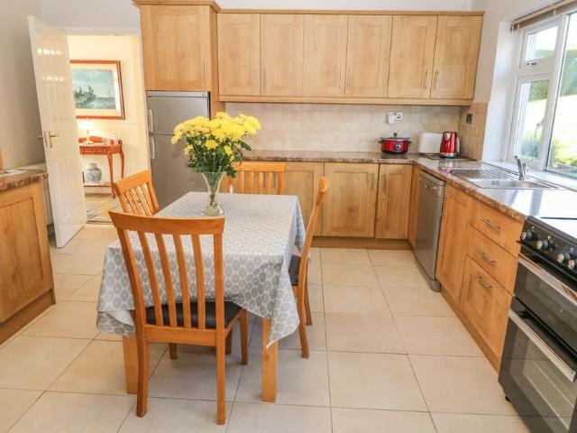 Lavender Cottage WEST END | Studio townhouse for rent #165117380 | Rentberry