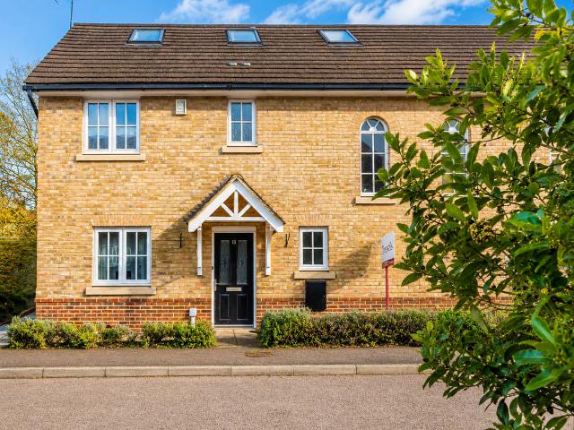 Lavender Crescent, Herts AL3 5 bed semi detached house to rent £3,500 pcm £808 pw