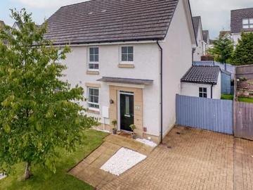 Lavender Drive, Newton Mearns, G77 6AF, United Kingdom | 4 bed duplex for rent #167674941 | Rentberry