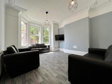 Lavender Gardens, Jesmond 3 bed flat to rent £1,695 pcm £391 pw
