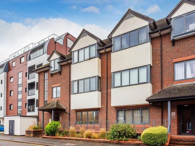 Lavender Park Road, West Byfleet 1 bedroomProperty for lettings Seymours