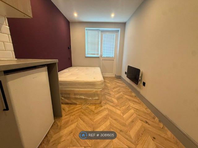 Lavender Rise, West Drayton UB7, Studio to rent, £1,000 pcm | PrimeLocation