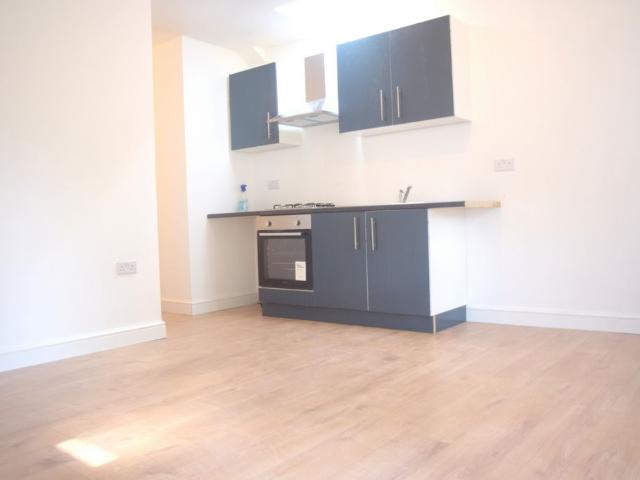 Lavender Road, Uxbridge UB8, Studio to rent, £1,200 pcm | PrimeLocation