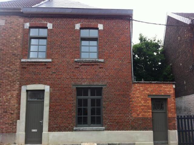 Laveu Charmante maisonnette pour couple ou personne seule