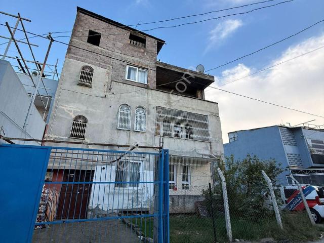 Lavinia'dan Fevzipaşa'da 3.5 Katlı Satılık Müstakil