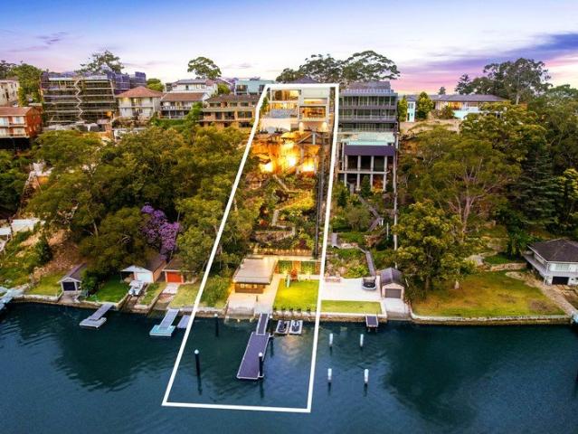 Lavish Prestige Deep Waterfront Residence