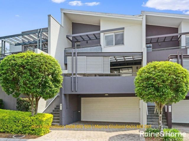 Lavishly Appointed 3 B/R Home By The Water's Edge