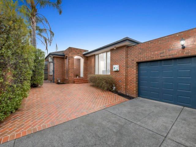 Lavishly Large Scale in an Easy Single Level