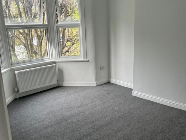 Lawton Road, London E10, 3 bed flat to rent, £2,200 pcm | PrimeLocation