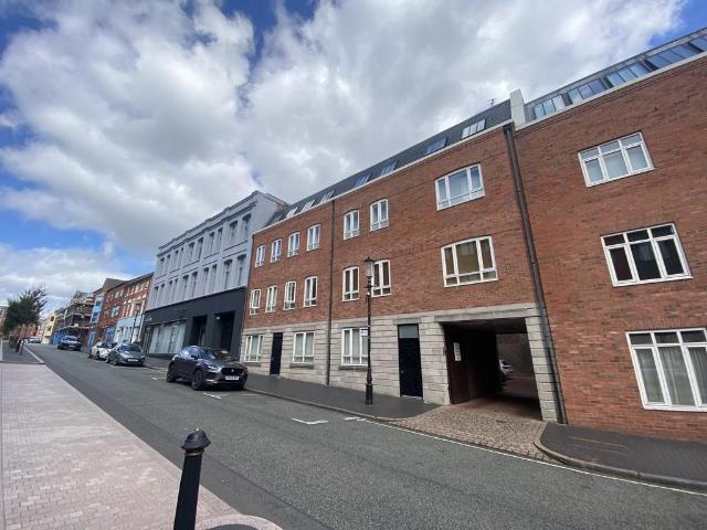 Law Solicitors, 9 10 Caroline Street, Birmingham, B3 1TR, United Kingdom | 1 bed apartment for rent #139405327 | Rentberry