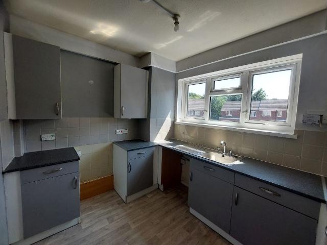Queensferry Close, Rugby CV22, 2 bed flat to rent, £750 pcm | PrimeLocation