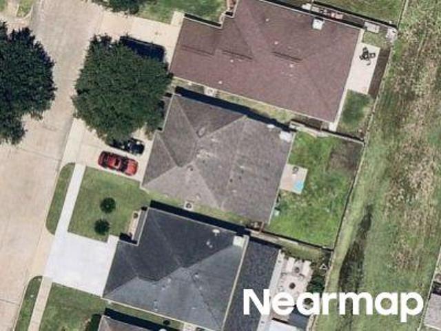 Lawn Crest Dr