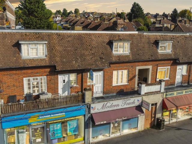 Lawn Lane, Hemel Hempstead HP3, 3 bed flat to rent, £1,600 pcm | PrimeLocation