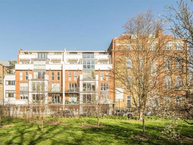 Lawn Lane, London SW8 3 bed flat to rent £4,950 pcm £1,142 pw