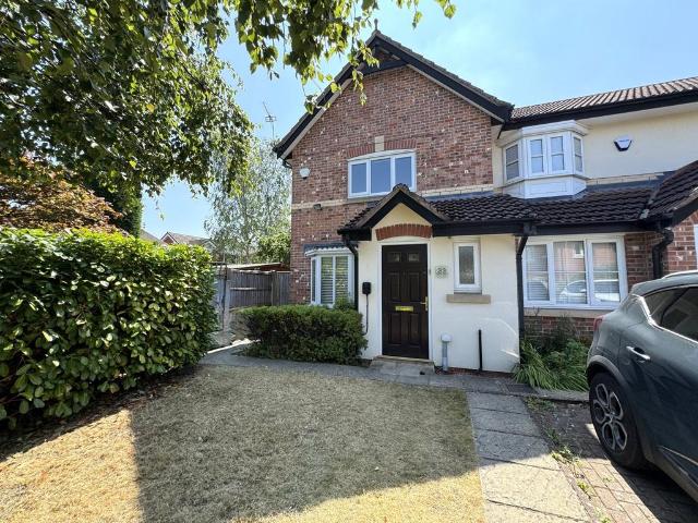 Lawnhurst Close, Cheadle Hulme, SK8 6RH 3 bed mews to rent £1,500 pcm £346 pw