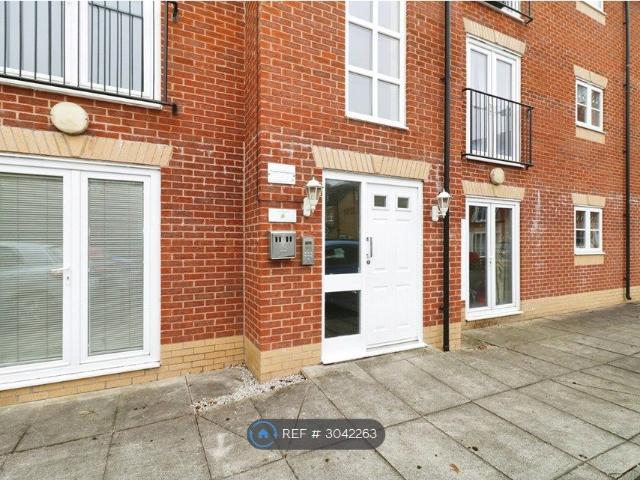 Lawnhurst Avenue, Wythenshawe, Manchester M23, 2 bed flat to rent, £1,200 pcm | PrimeLocation