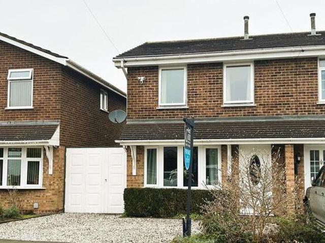Lawnoaks Close, Brownhills, 3 Bedroom Semi detached