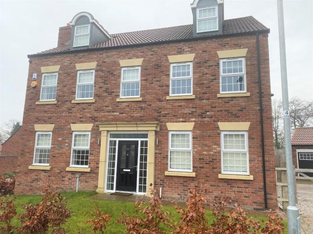 Lawnswood Crescent Leeds | LS16