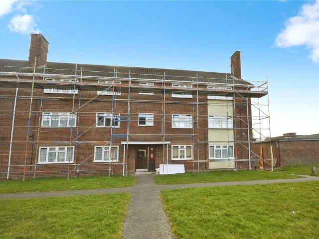 Lawnswood Avenue, Wolverhampton WV4 3 bed flat to rent £895 pcm £207 pw
