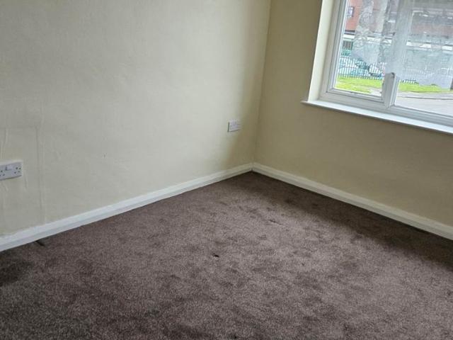 Lawnswood Avenue, Wolverhampton WV4, 3 bed semi detached house to rent, £1,050 pcm | PrimeLocation