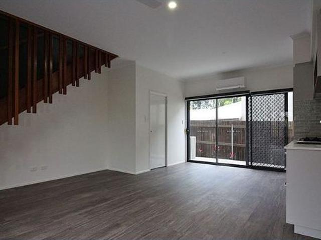 LAWNTON MODERN & WALK TO STATION