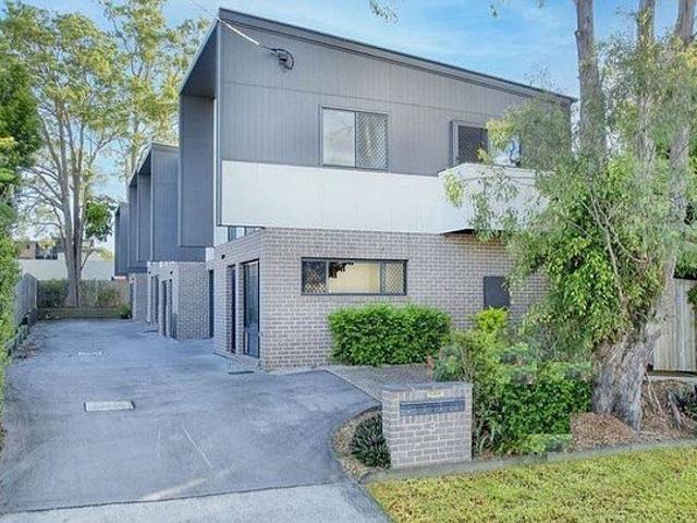 LAWNTON MODERN & WALK TO STATION