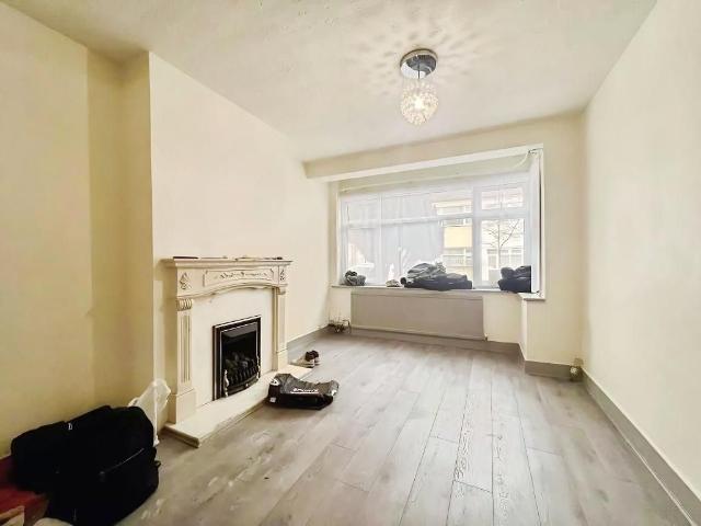 Lawrence Avenue, Ilford, London E12, 3 bed detached house to rent, £2,500 pcm | PrimeLocation