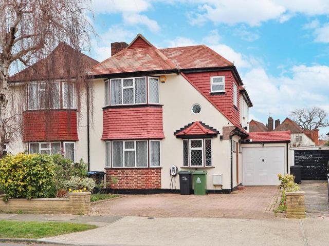 Lawrence Avenue, New Malden 4 bed semi detached house to rent £3,150 pcm £727 pw