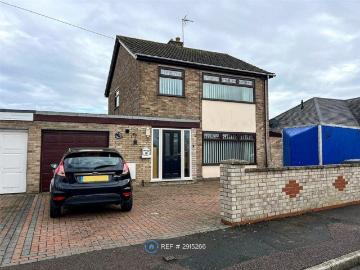 Lawrence Avenue, Peterborough PE7, 3 bed detached house to rent, £1,300 pcm | PrimeLocation