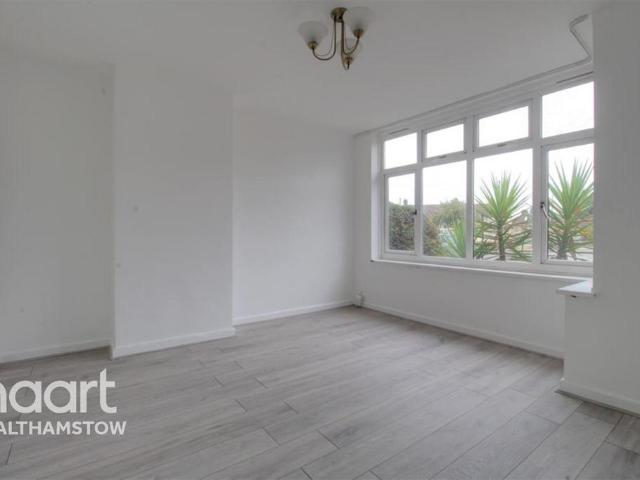 Lawrence Avenue, Walthamstow 4 bed semi detached house to rent £2,300 pcm £531 pw