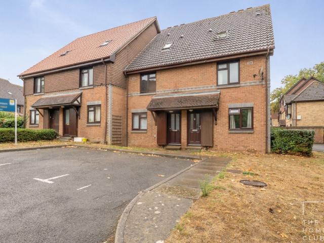Lawrence Close, Guildford GU4, 2 bed maisonette to rent, £1,800 pcm | PrimeLocation
