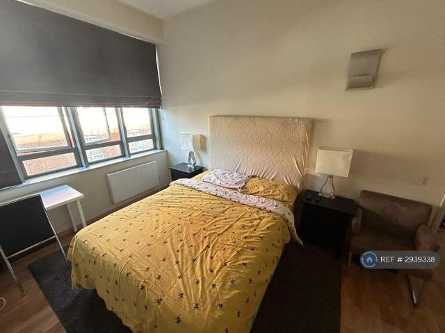 Lawrence House, London, EC1V 1 bed in a flat share to rent £1,625 pcm £375 pw