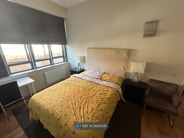 Lawrence House, London EC1V, Room to rent, £1,625 pcm | PrimeLocation