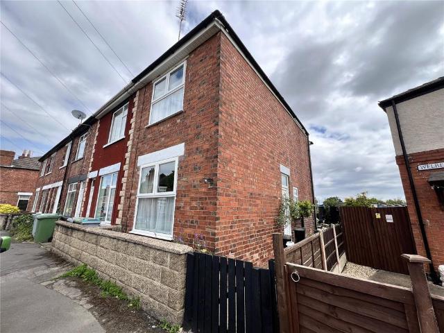 Lawrence Place, Newark. 2 bed end of terrace house to rent £845 pcm £195 pw