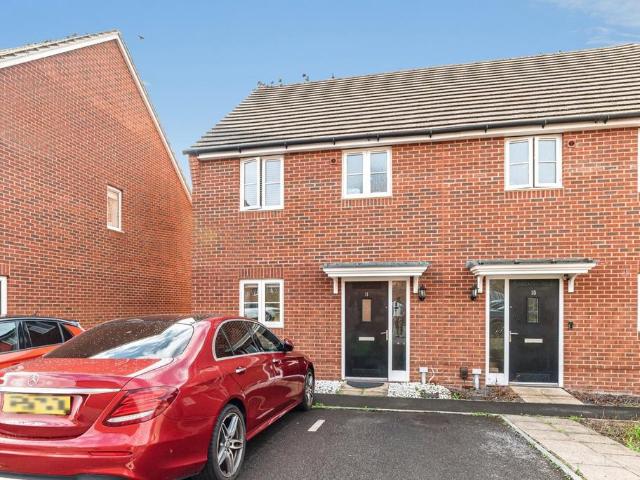 Lawrence Place, Shinfield, Reading, RG2 3 bed semi detached house to rent £1,900 pcm £438 pw