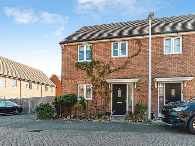 Lawrence Place, Shinfield, Reading RG2, 3 bed semi detached house to rent, £1,900 pcm | PrimeLocation