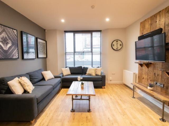 Lawrence Road, Liverpool L15, 6 bed terraced house to rent, £606 pppm | PrimeLocation
