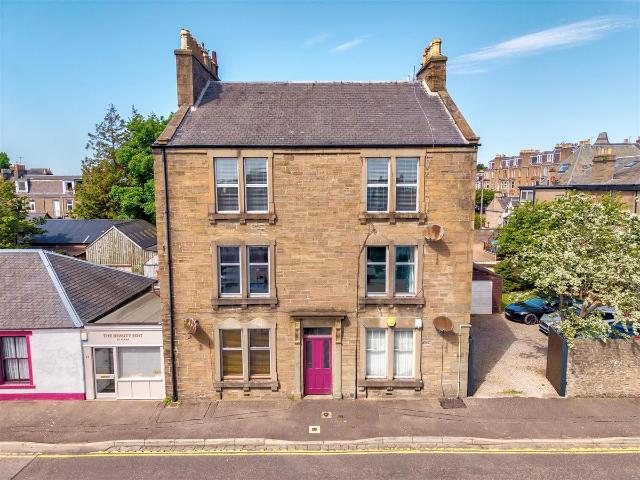 Lawrence Street, Broughty Ferry, Dundee DD5, 2 bed flat to rent, £1,000 pcm | PrimeLocation