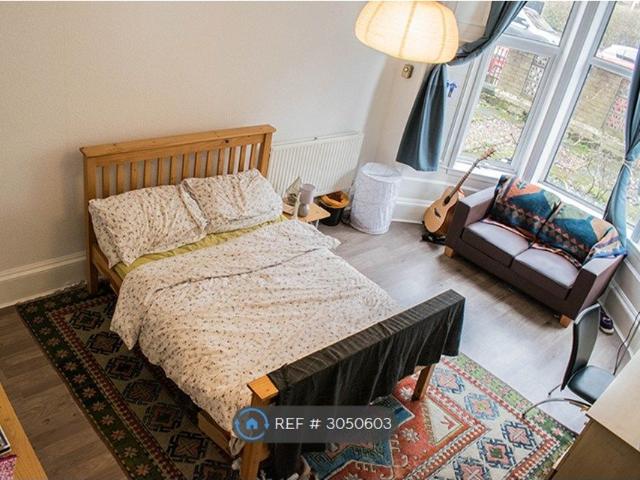 Lawrence Street, Glasgow G11, 2 bed flat to rent, £1,350 pcm | PrimeLocation