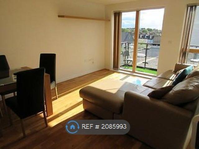 Lawrie House, London SW19, 2 bed flat to rent, £2,050 pcm | PrimeLocation