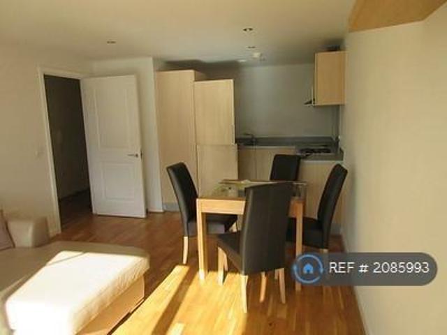 Lawrie House, London, SW19 2 bed flat to rent £2,100 pcm £485 pw