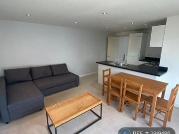 Lawrie House, London, SW19 2 bed flat to rent £2,195 pcm £507 pw
