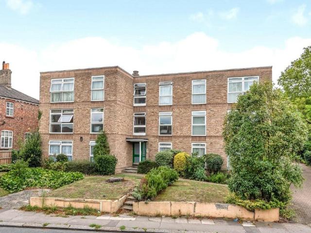 Lawrie Park Road, Sydenham, London, SE26 1 bed flat to rent £1,450 pcm £335 pw