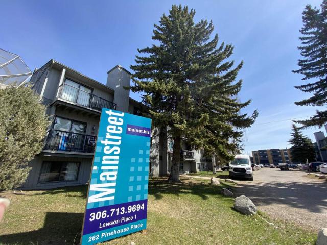 Lawson Place Apartments | 262 & 266 Pinehouse Pl