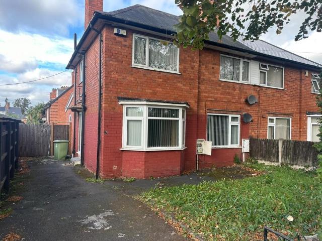Laxton Avenue, Nottingham. 4 bed semi detached house to rent £1,150 pcm £265 pw