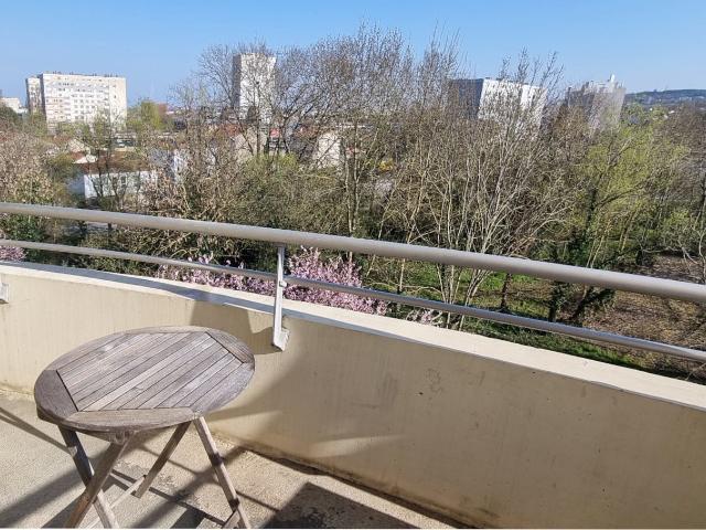 Laxou Bel Appartement Balcon et Double Parking