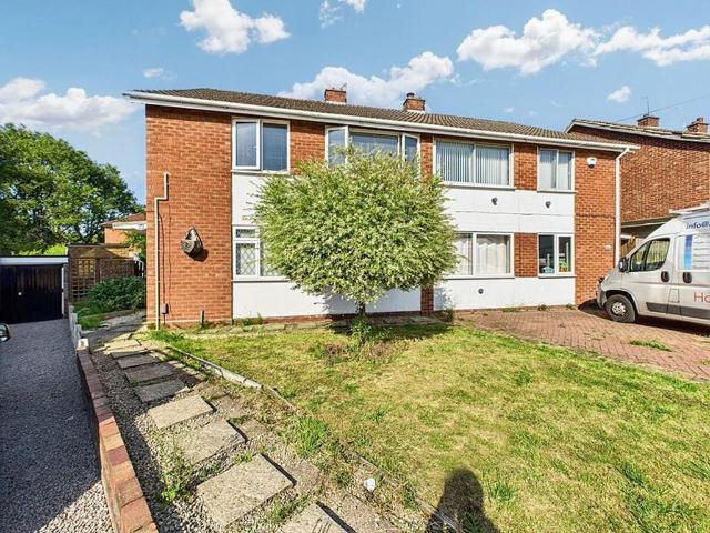 Lazy Hill, Birmingham, B38 2 bed flat to rent £995 pcm £230 pw